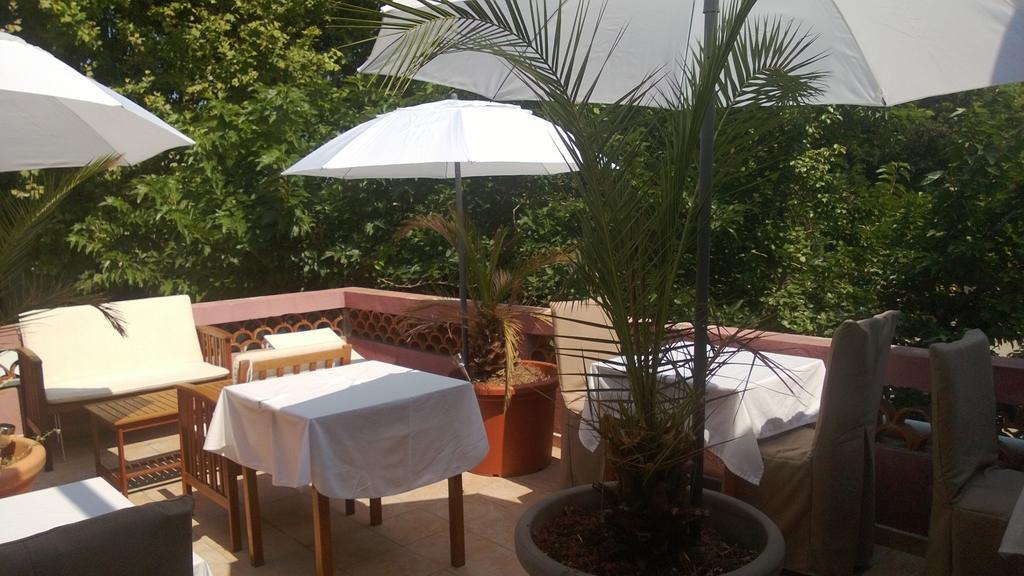 Hotel Le 126 Fréjus Esterno foto